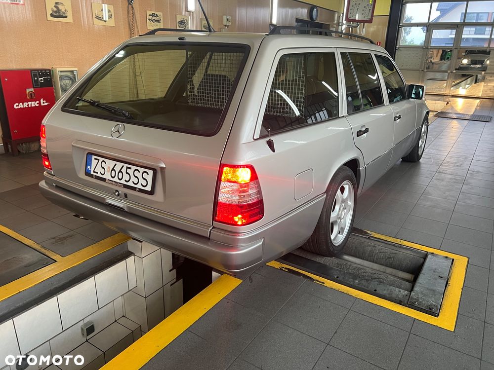 Mercedes-Benz Klasa E - 16