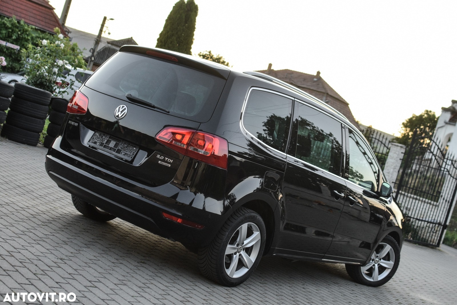 Volkswagen Sharan 2.0 TDI 4MOTION BlueMotion Technology Highline - 3