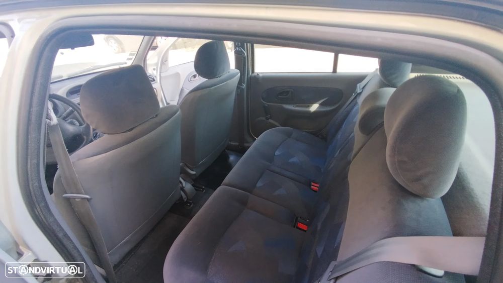 Renault Clio 1.2 - 6