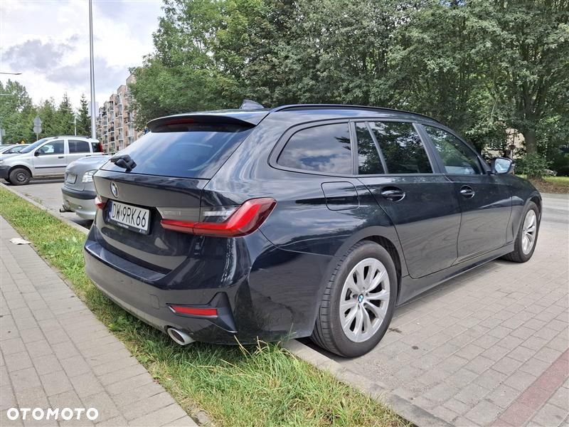BMW Seria 3 318i - 4