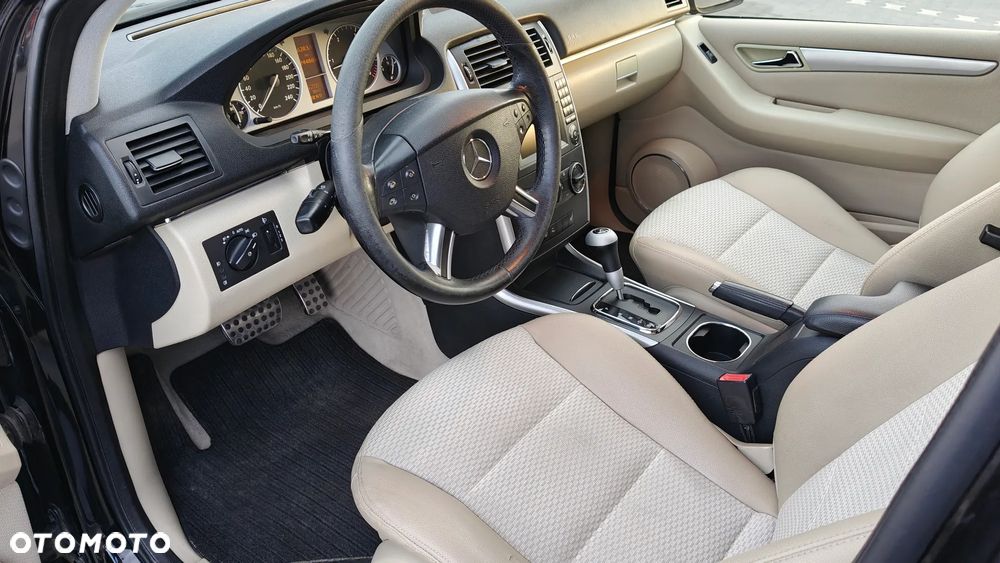 Mercedes-Benz Klasa B 180 CDI Autotronic - 15