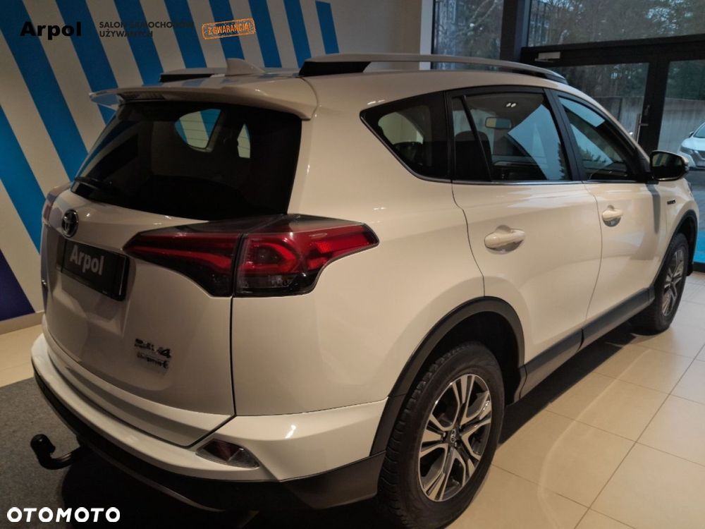 Toyota RAV4 - 8