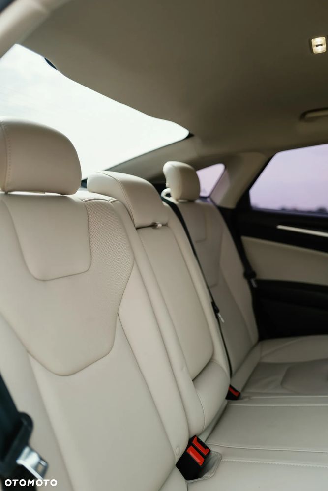 Ford Fusion - 14
