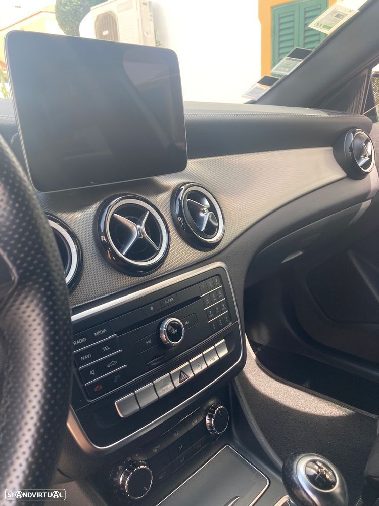 Mercedes-Benz A 180 d AMG Line - 15
