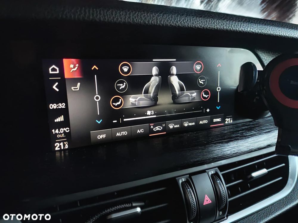 Alfa Romeo Stelvio - 32