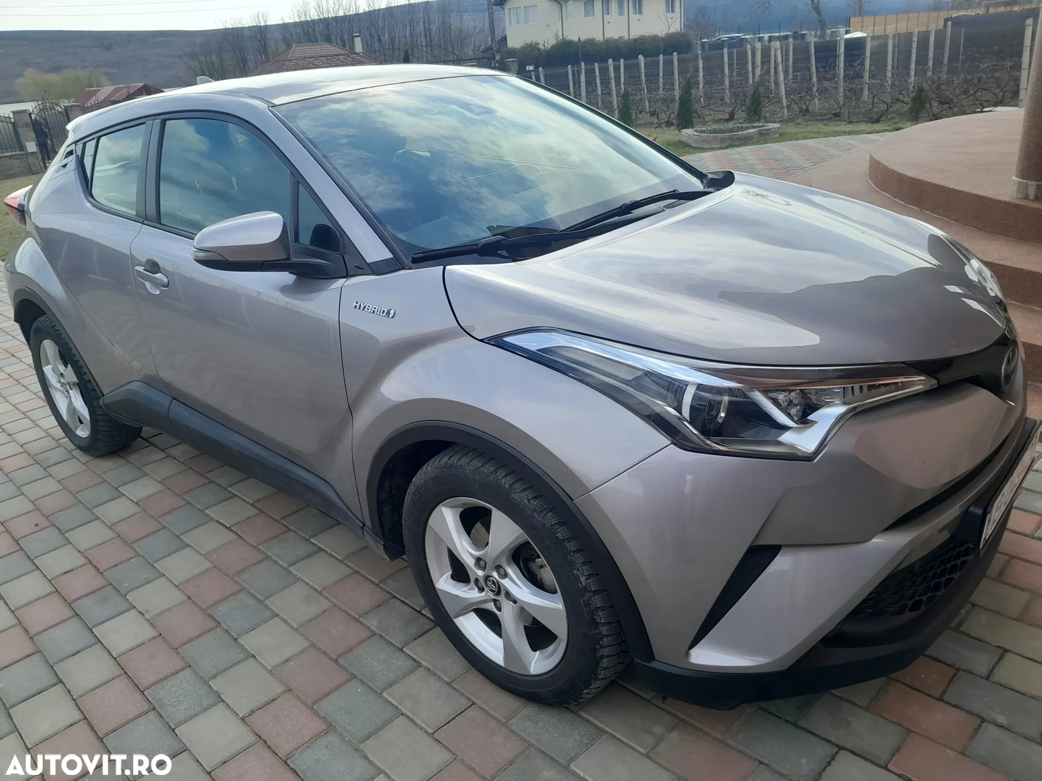 Toyota C-HR ver-hybrid-business--edition - 7