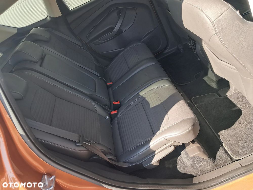 Ford Kuga 1.5 EcoBoost 2x4 Titanium - 30