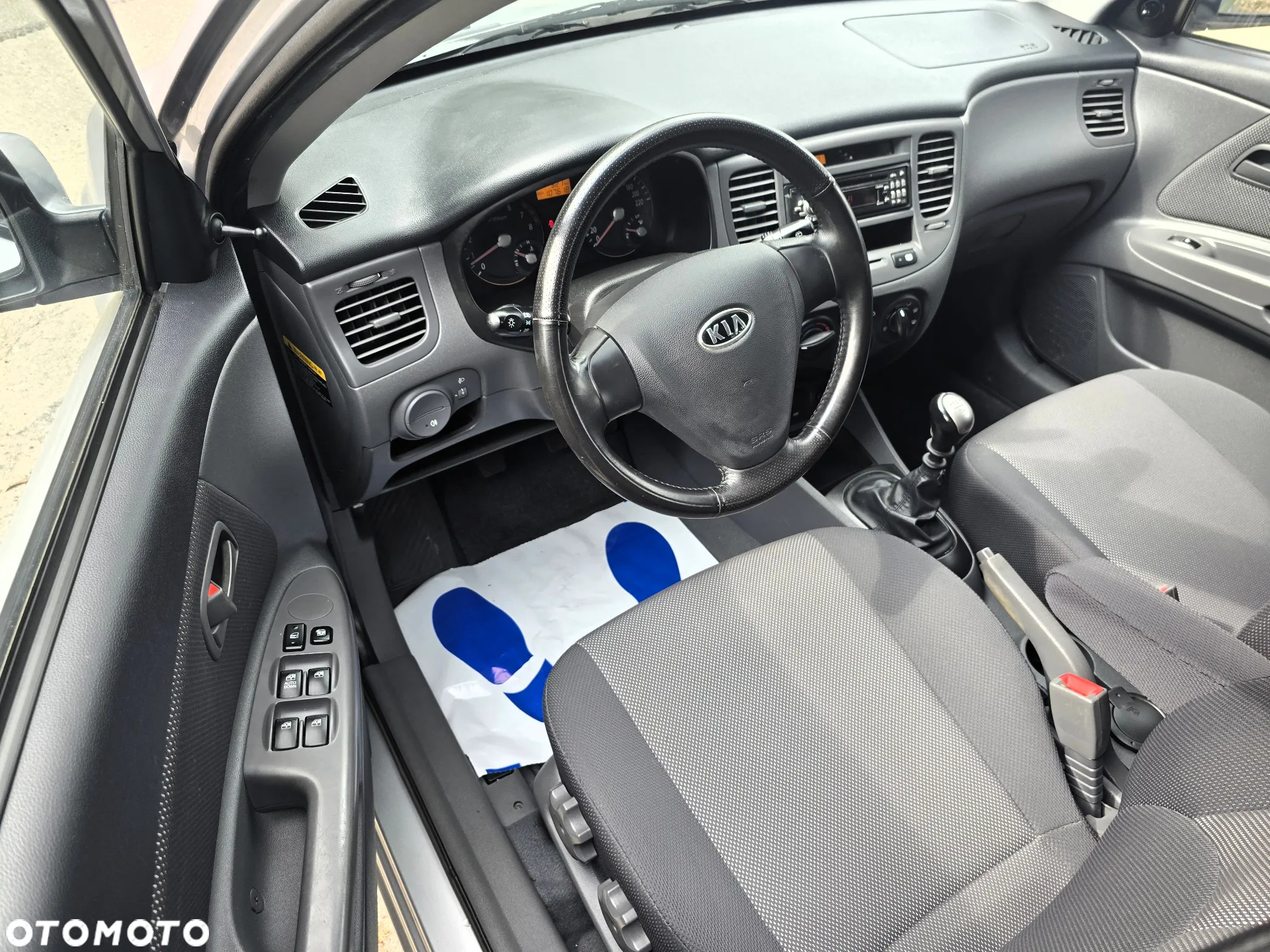 Kia Rio 1.4 Comfort - 14