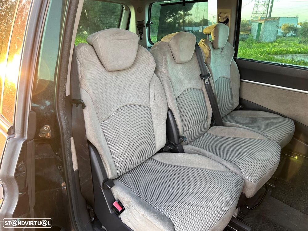 Peugeot 807 2.2 HDi Navteq - 12