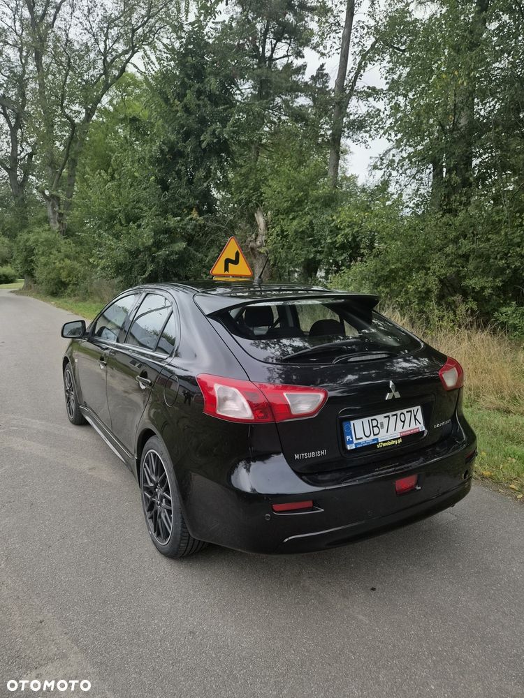 Mitsubishi Lancer - 2