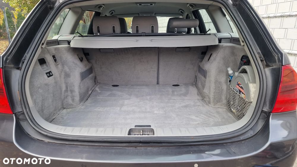 BMW Seria 3 318d - 15