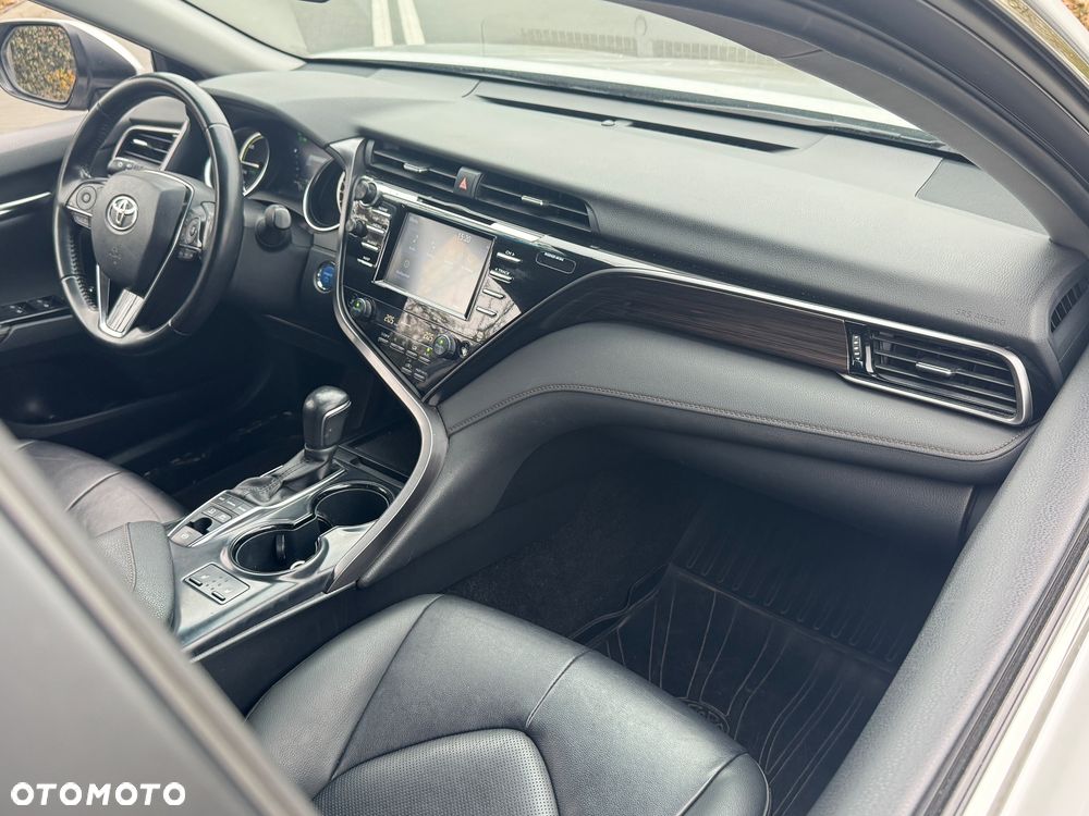 Toyota Camry 2.5 Hybrid Executive CVT - 13