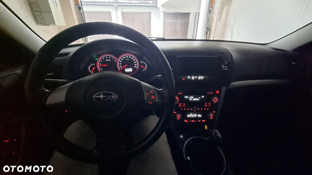 Subaru Legacy 2.0R Active - 8