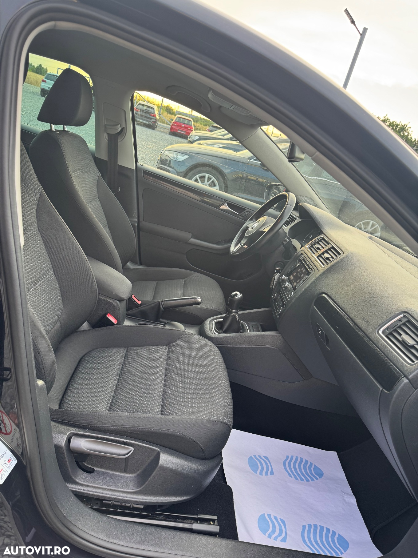 Volkswagen Jetta 1.6 TDI Comfortline - 8