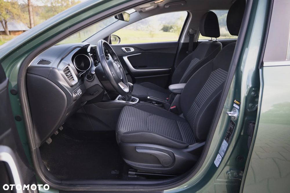 Kia Ceed 1.5 T-GDI M - 10