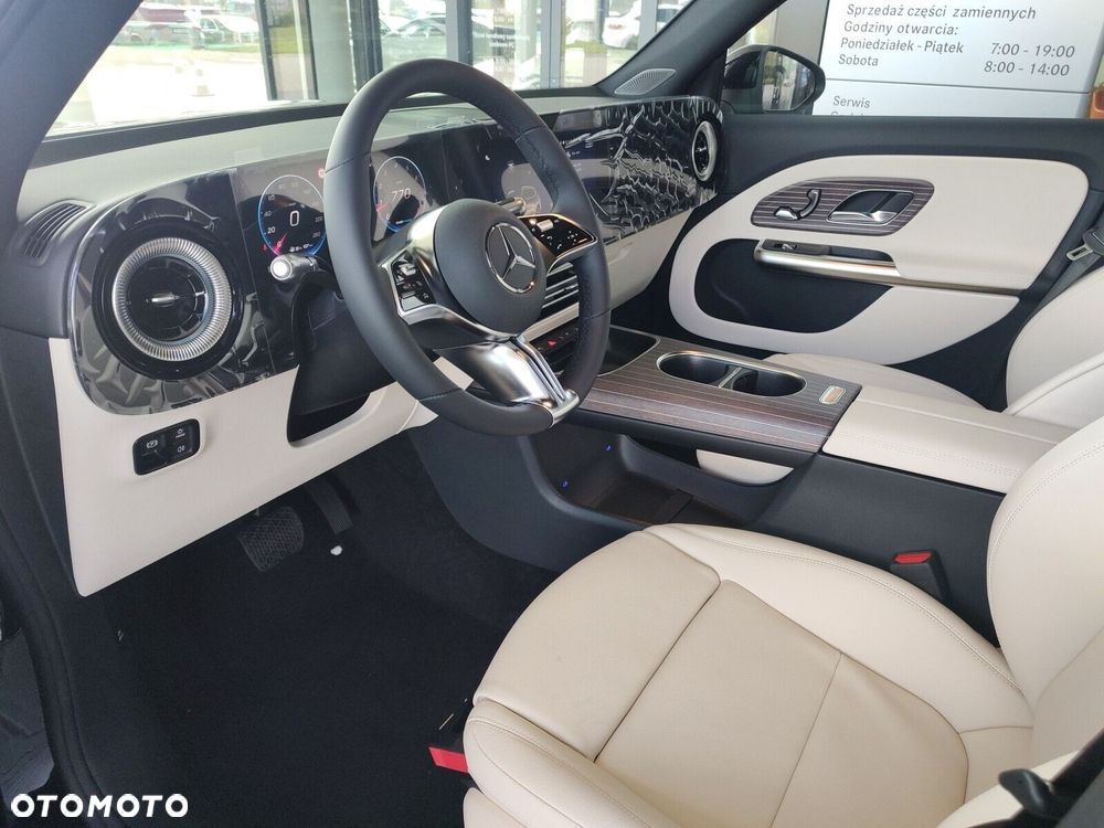 Mercedes-Benz GLB - 10