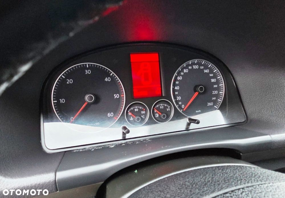 Volkswagen Touran - 24