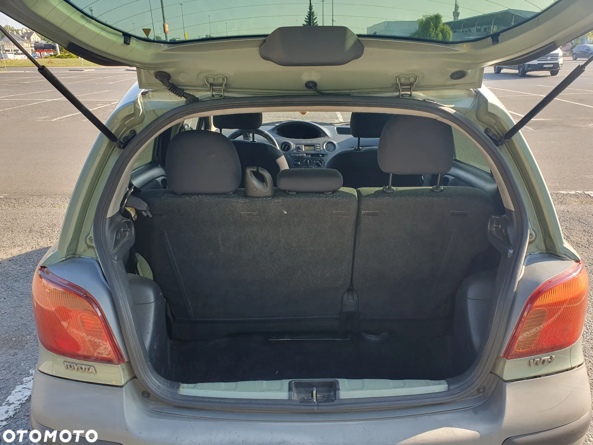 Toyota Yaris 1.0 Base - 4