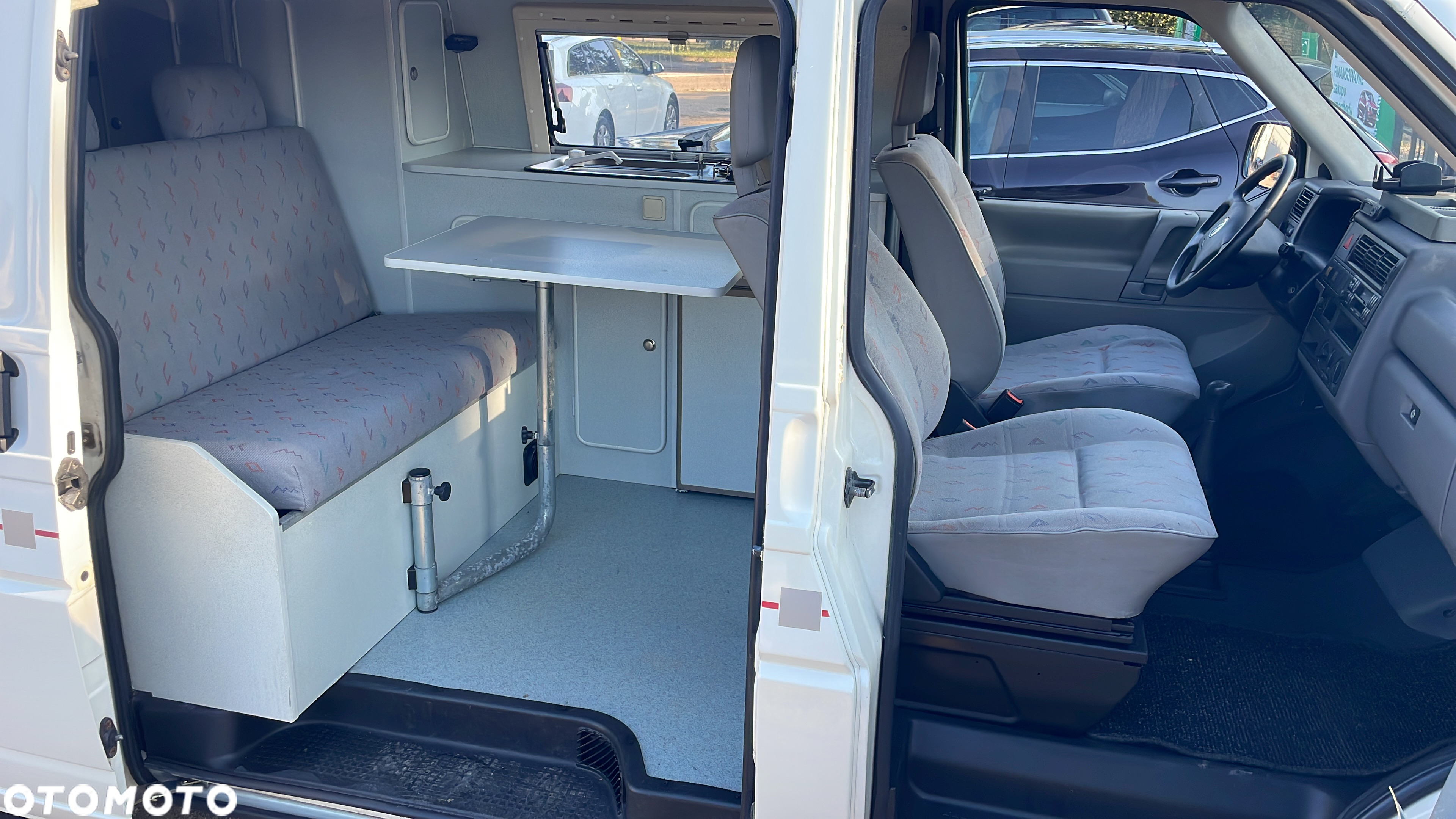 Volkswagen Transporter - 12