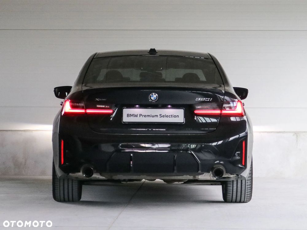 BMW Seria 3 320i xDrive M Sport - 9
