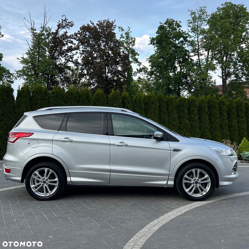 Ford Kuga 1.5 EcoBoost 2x4 Titanium - 4