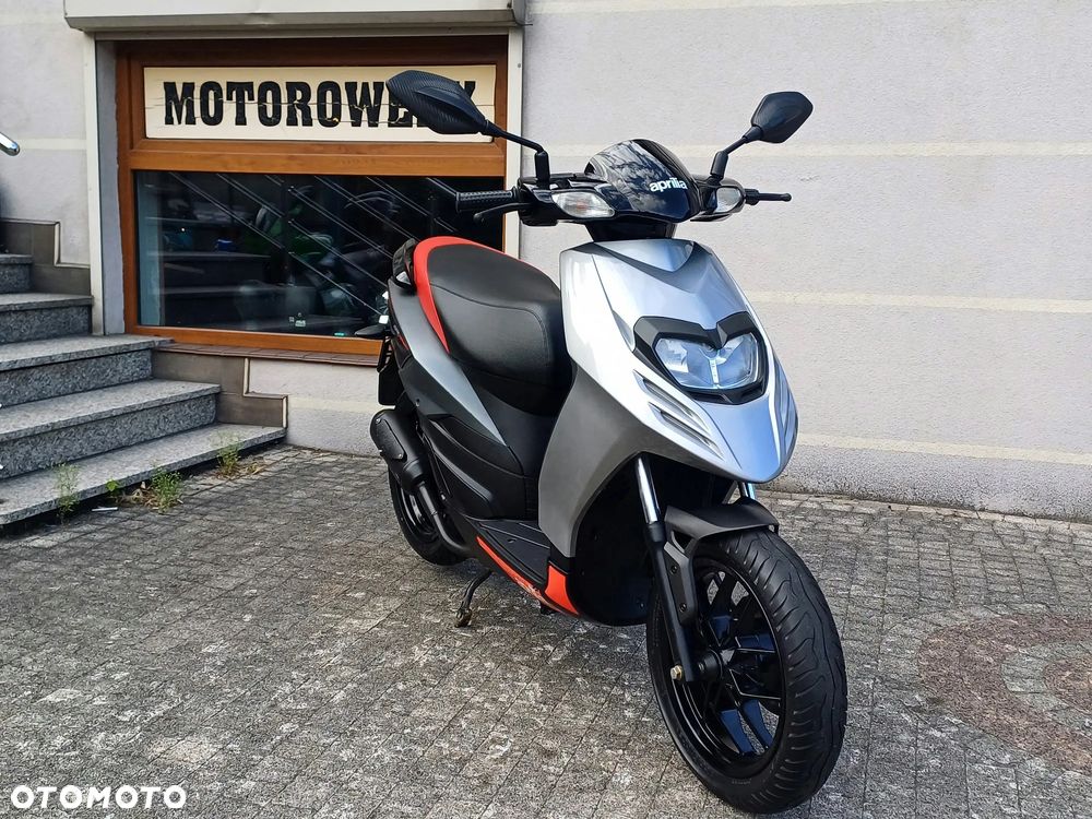 Aprilia SR - 1