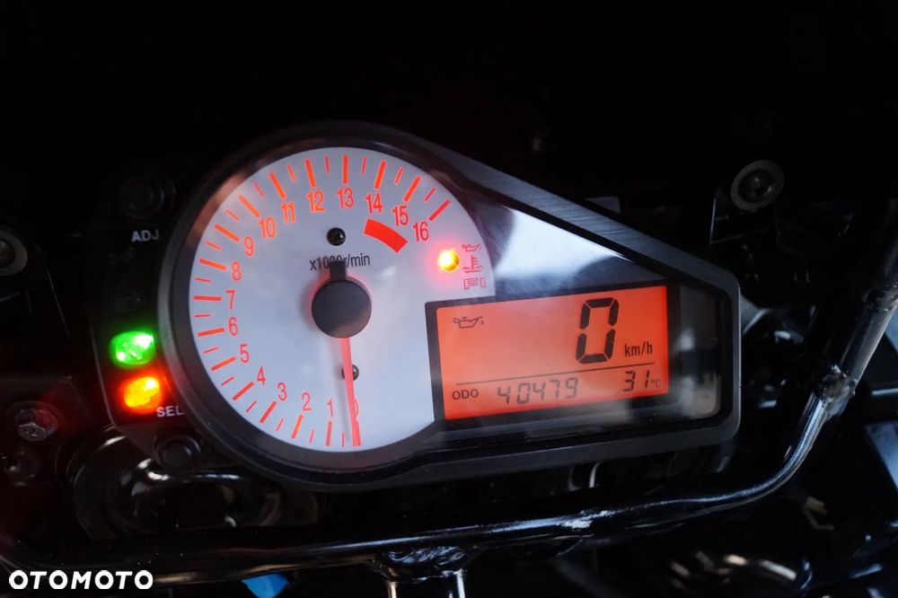 Suzuki GSX-R - 21