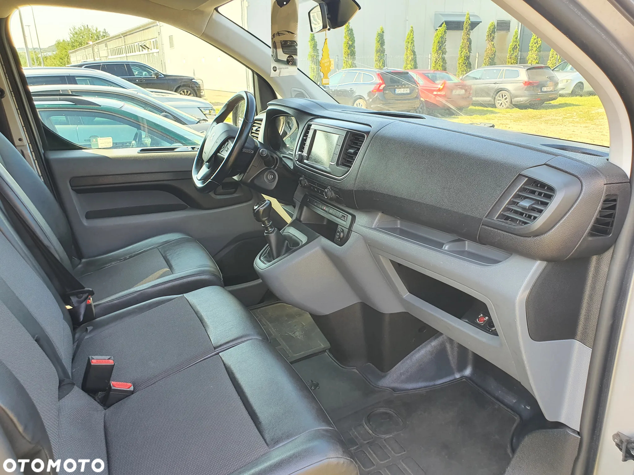 Peugeot EXPERT TRAVELLER - 11