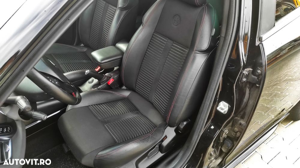 Alfa Romeo Giulietta 1.4 T-Jet Distinctive - 12