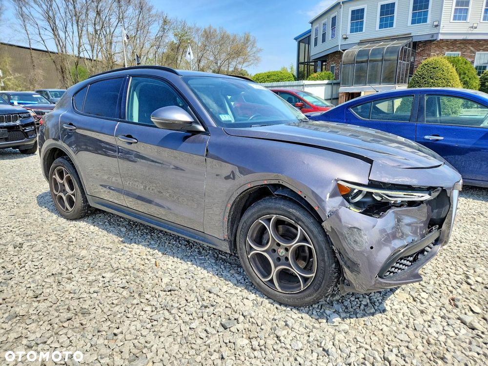 Alfa Romeo Stelvio - 2
