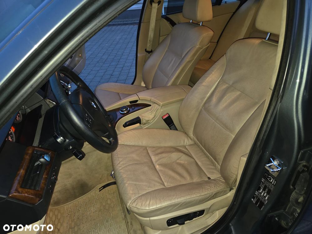 BMW Seria 5 - 12