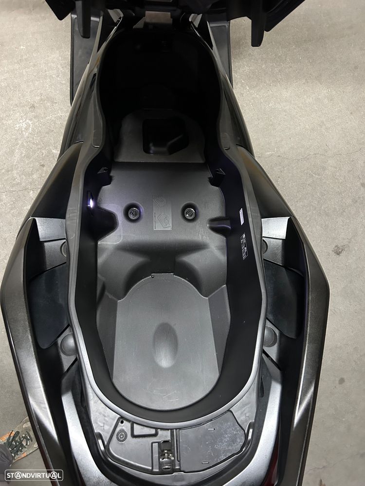 Yamaha X-Max Tech max - 14