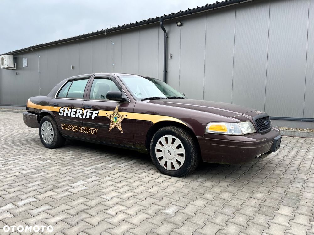 Ford Crown - 1