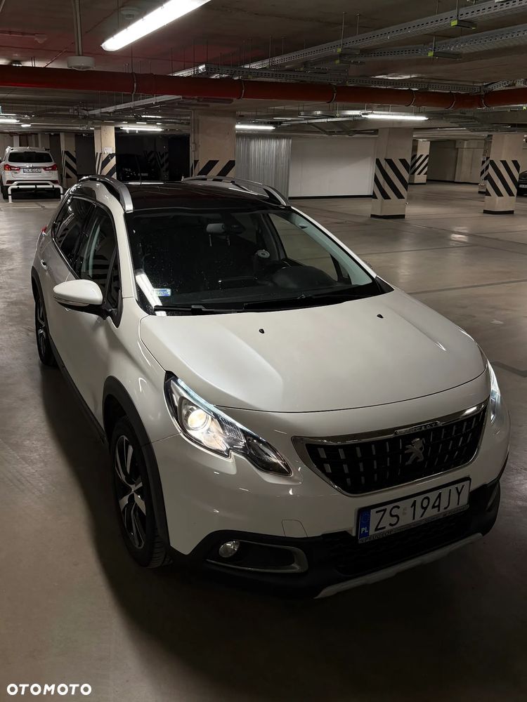 Peugeot 2008 1.2 PureTech Allure S&S - 8