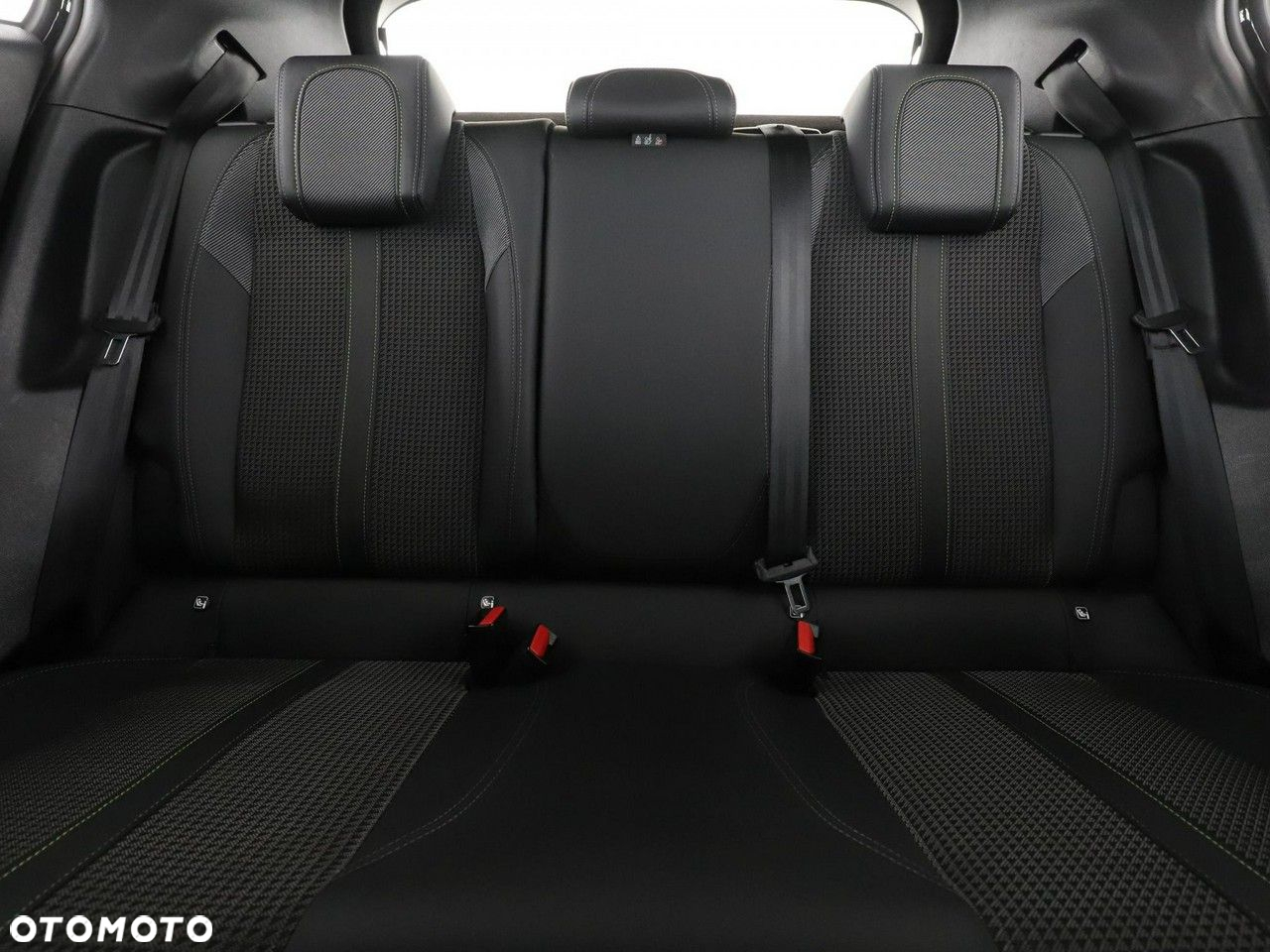 Peugeot 2008 PureTech 130 EAT8 Allure - 18