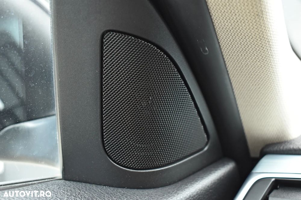 BMW Seria 3 320i Aut. Sport Line - 15