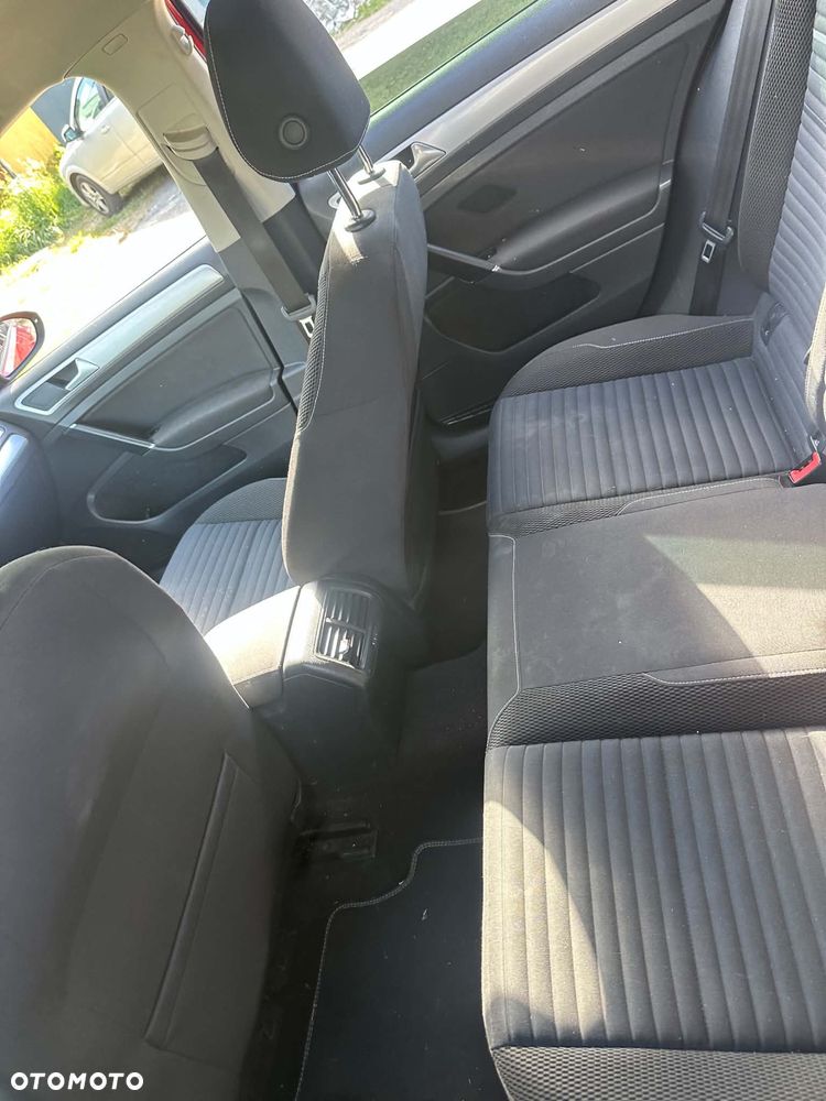 Volkswagen Golf - 6