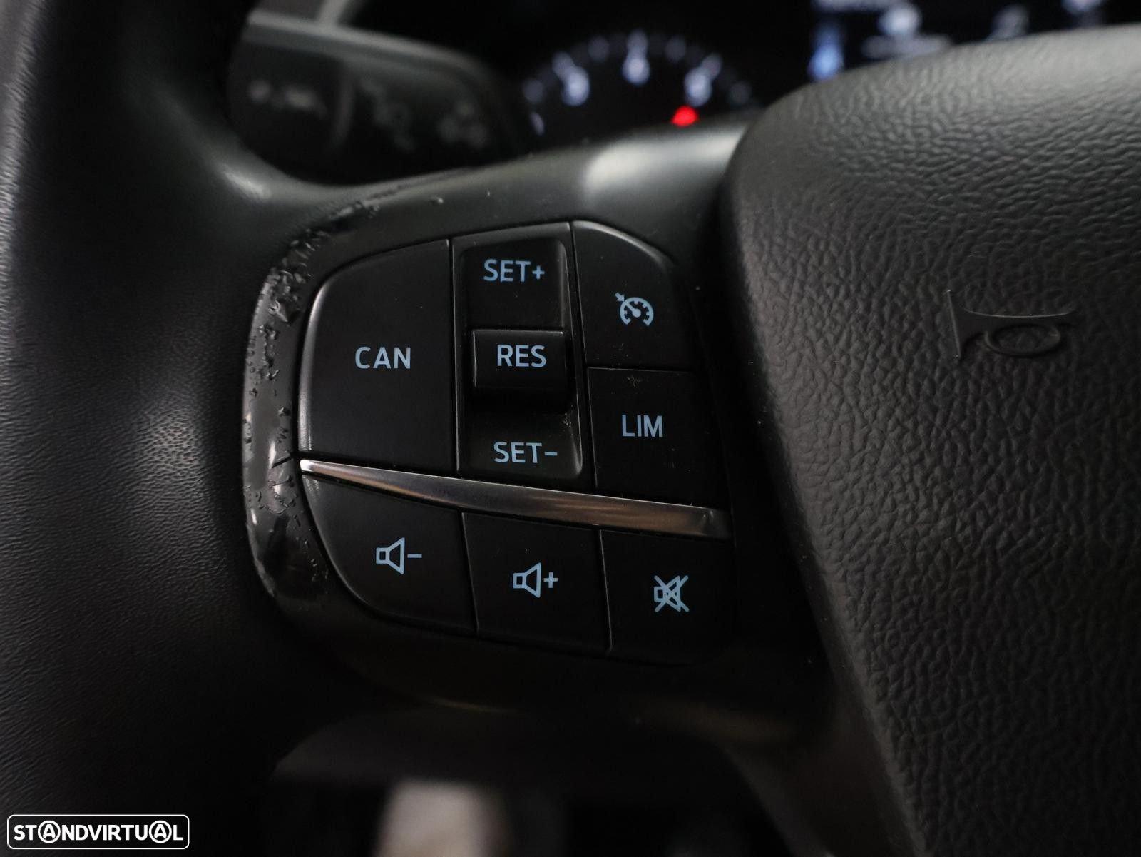 Ford Focus 1.0 EcoBoost MHEV Connected - 17
