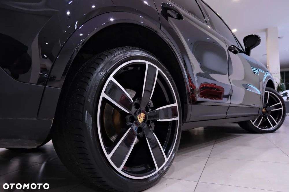 Porsche Cayenne S Platinum Edition - 16