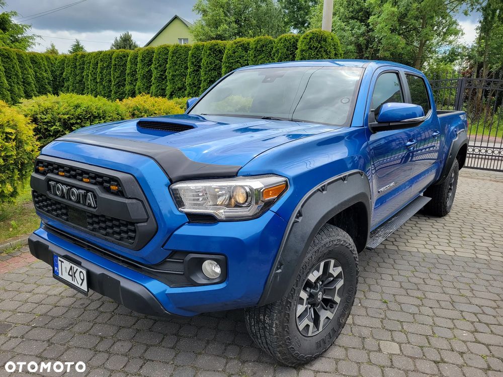 Toyota Tacoma - 1