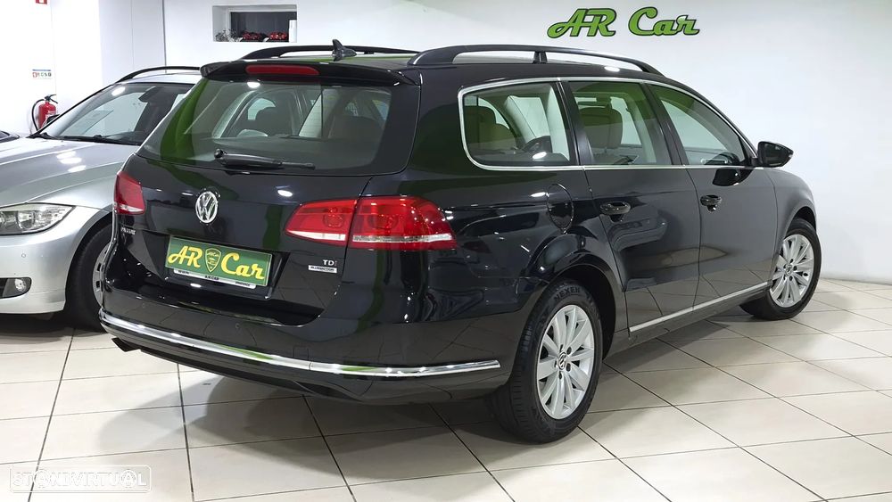 VW Passat 1.6 TDI BlueMotion Highline - 4