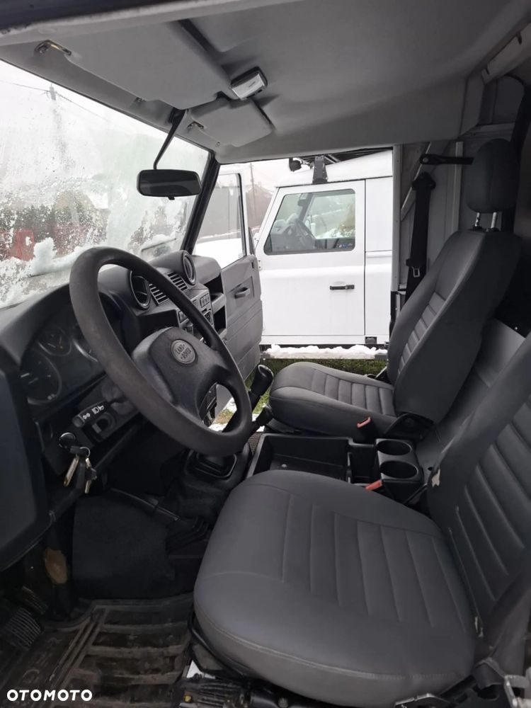 Land Rover Defender 2.4 TD4 E - 10