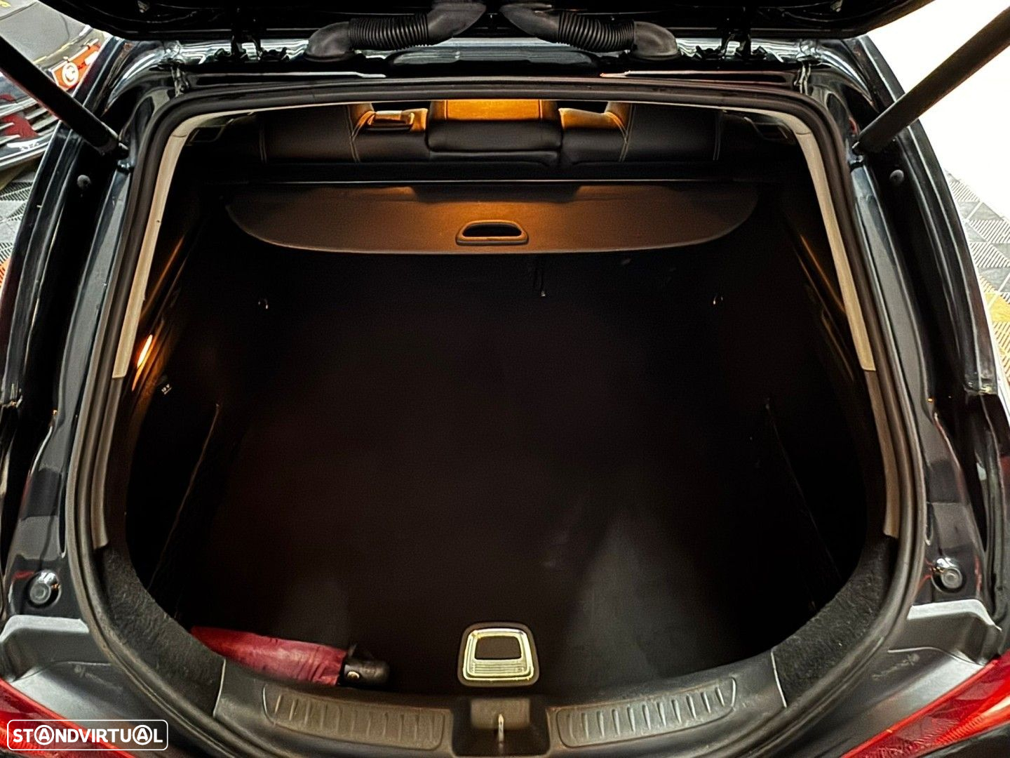 Mercedes-Benz CLA 200 d Shooting Brake Urban Aut. - 10