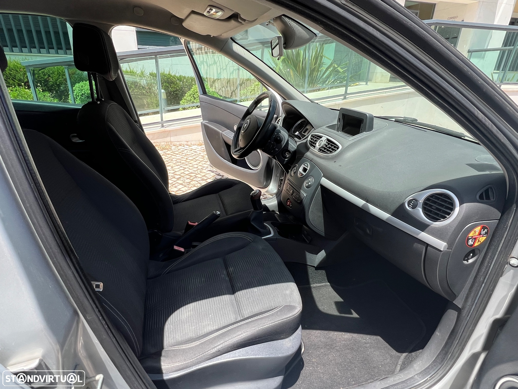 Renault Clio 1.2 16V Dynamique S - 12
