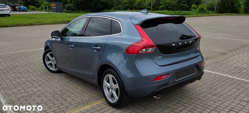 Volvo V40 D3 Momentum - 4