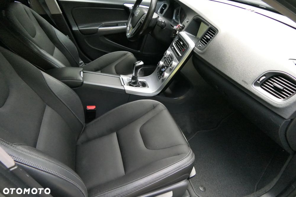 Volvo S60 D3 Drive-E Momentum - 20