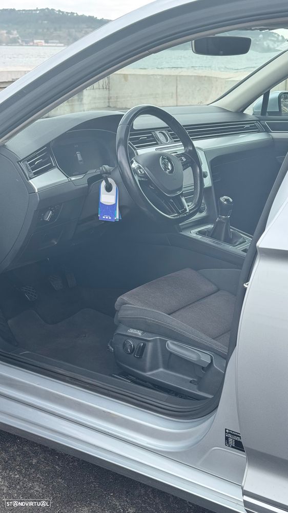 VW Passat Variant 1.6 TDI BlueMotion - 13