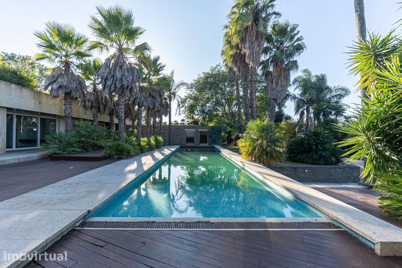 Moradia de Luxo com Elevada Privacidade, Piscinas Interior e... - Grande imagem: 2/60