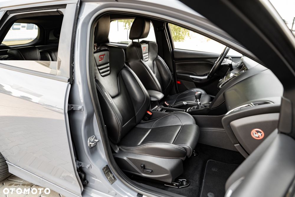 Ford Focus 2.0 TDCi ST - 24