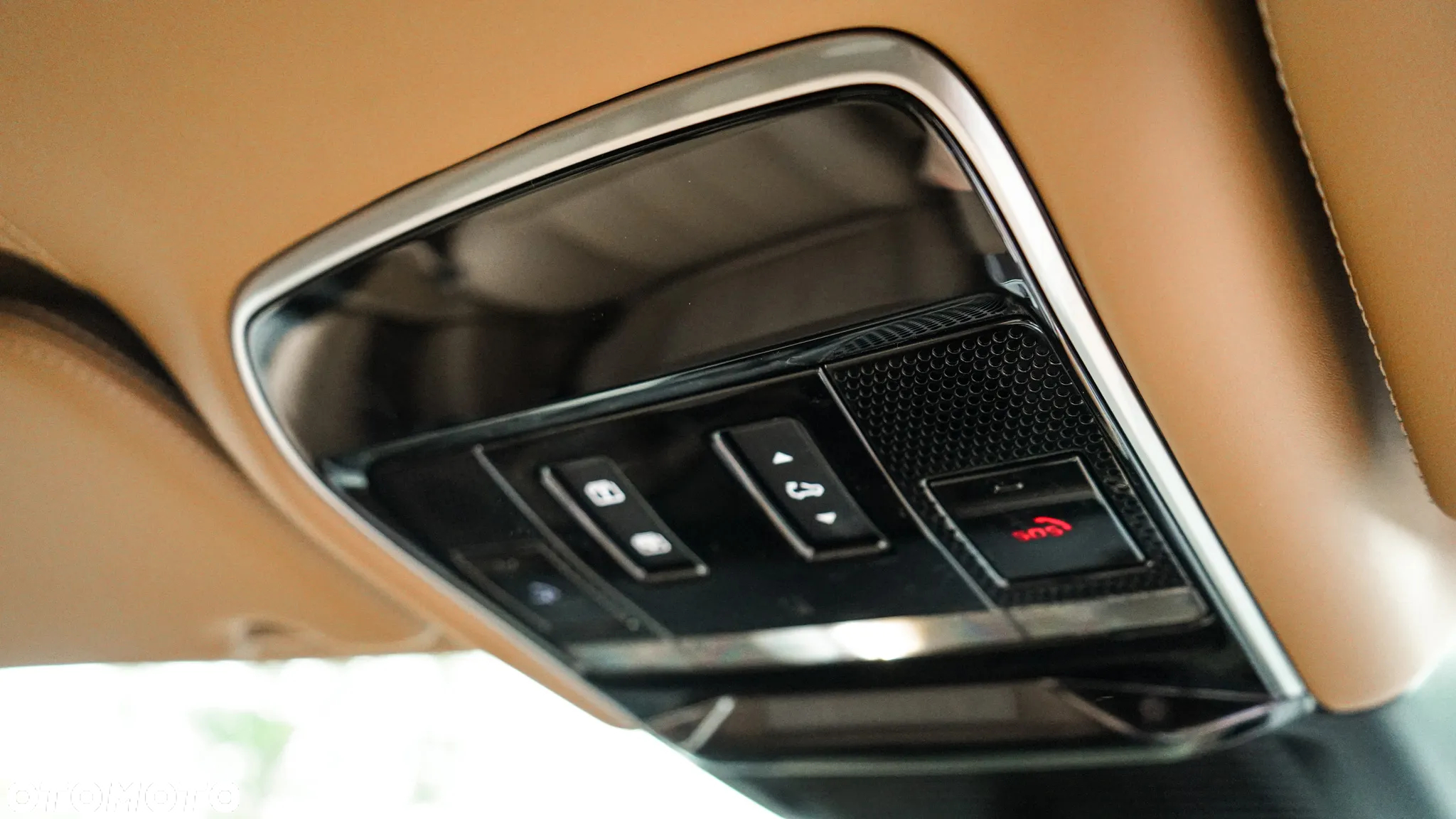 Land Rover Range Rover D350 Autobiography - 23